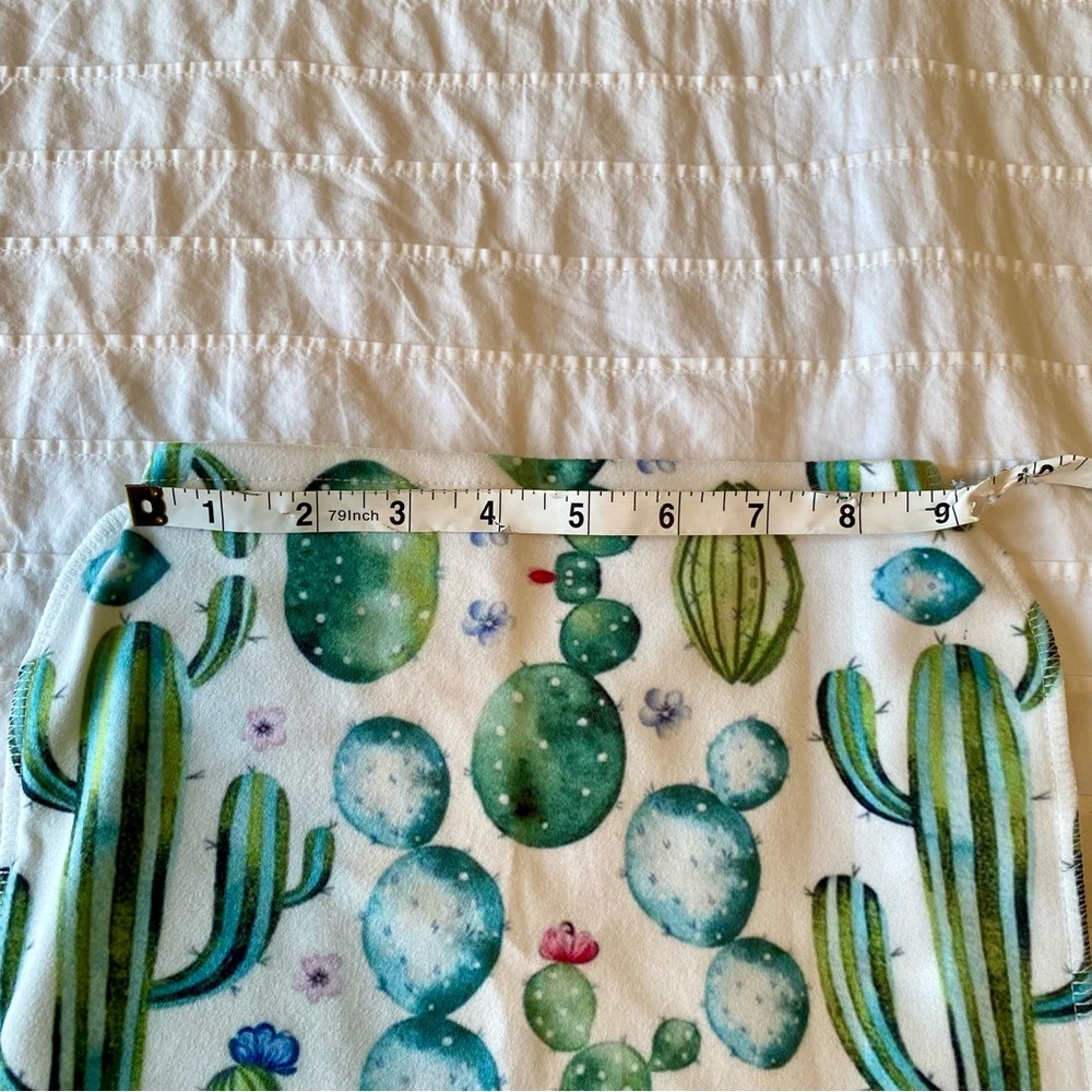 Unisex Newborn Cactus Print Hat and Swaddle Set - Picture 5 of 6